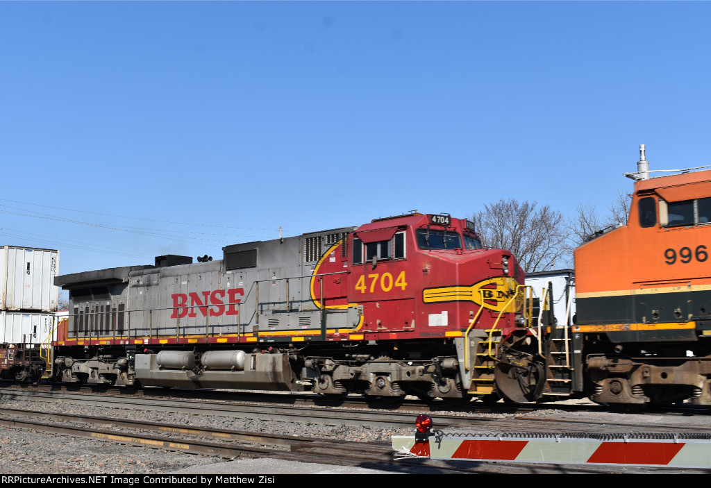 BNSF 4704